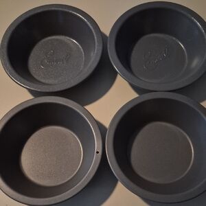 4 Mini Pie Pans 4.25 Inch Interior 2 Are Emeril